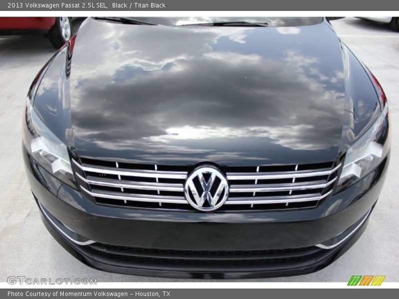 Black / Titan Black 2013 Volkswagen Passat 2.5L SEL