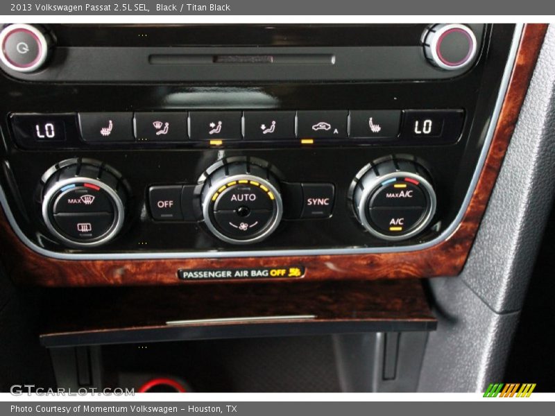 Black / Titan Black 2013 Volkswagen Passat 2.5L SEL