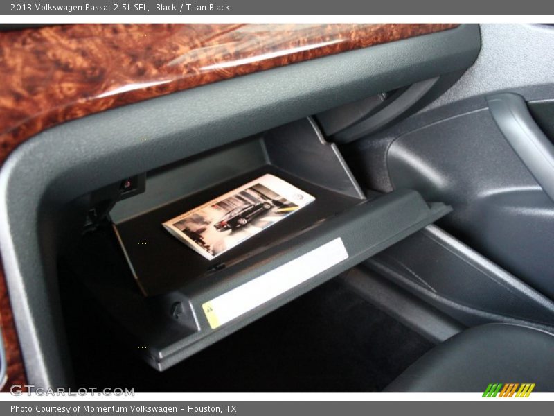 Black / Titan Black 2013 Volkswagen Passat 2.5L SEL