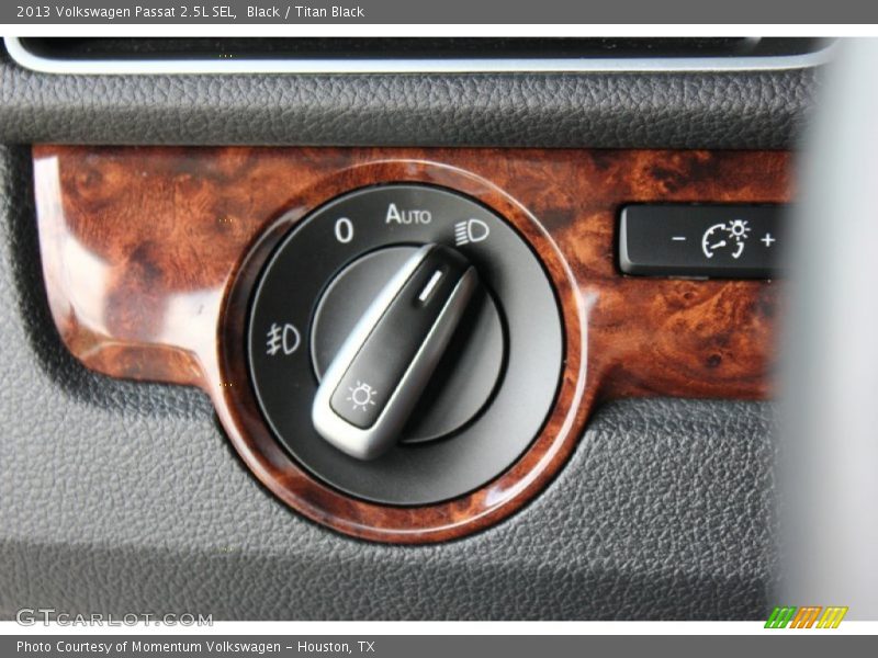 Black / Titan Black 2013 Volkswagen Passat 2.5L SEL