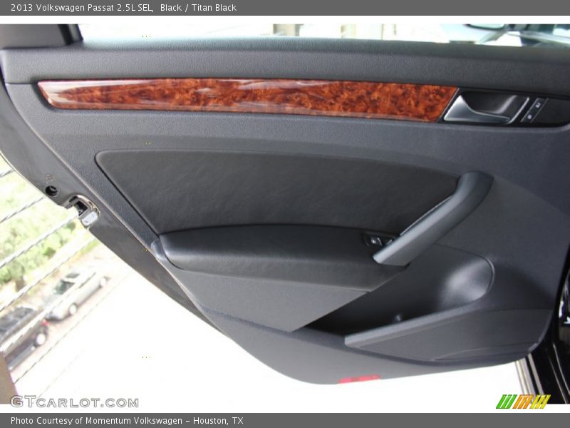 Black / Titan Black 2013 Volkswagen Passat 2.5L SEL