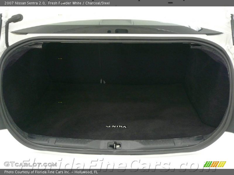 Fresh Powder White / Charcoal/Steel 2007 Nissan Sentra 2.0