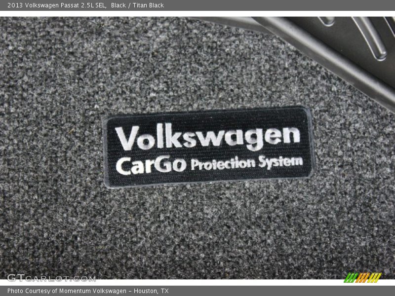 Black / Titan Black 2013 Volkswagen Passat 2.5L SEL