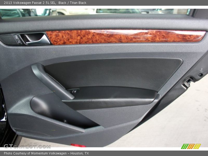 Black / Titan Black 2013 Volkswagen Passat 2.5L SEL