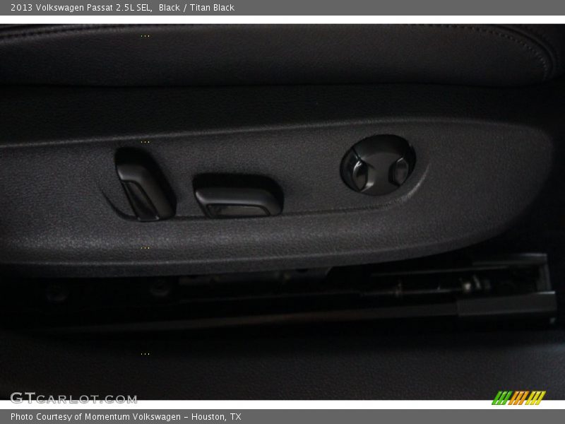Black / Titan Black 2013 Volkswagen Passat 2.5L SEL