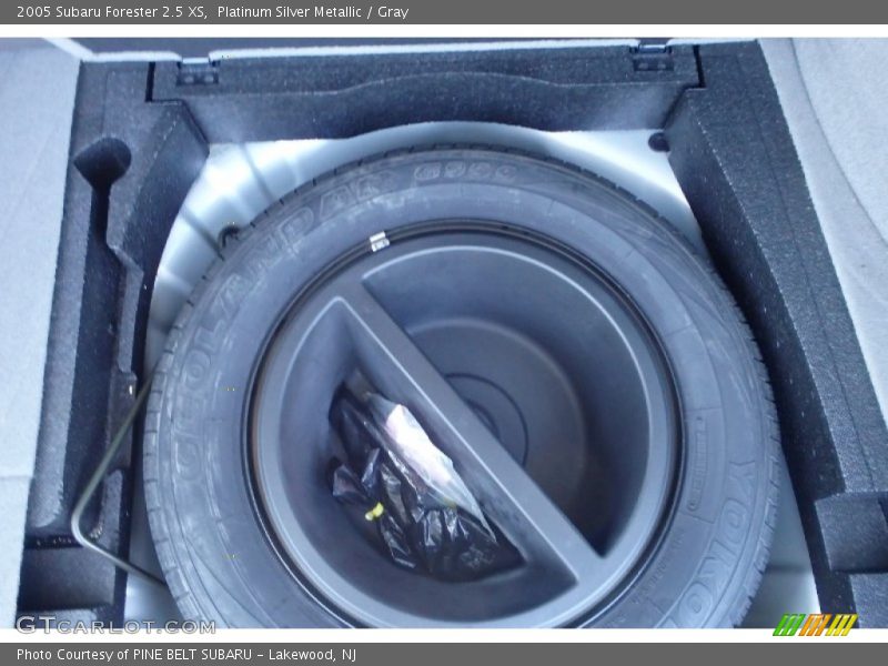 Platinum Silver Metallic / Gray 2005 Subaru Forester 2.5 XS