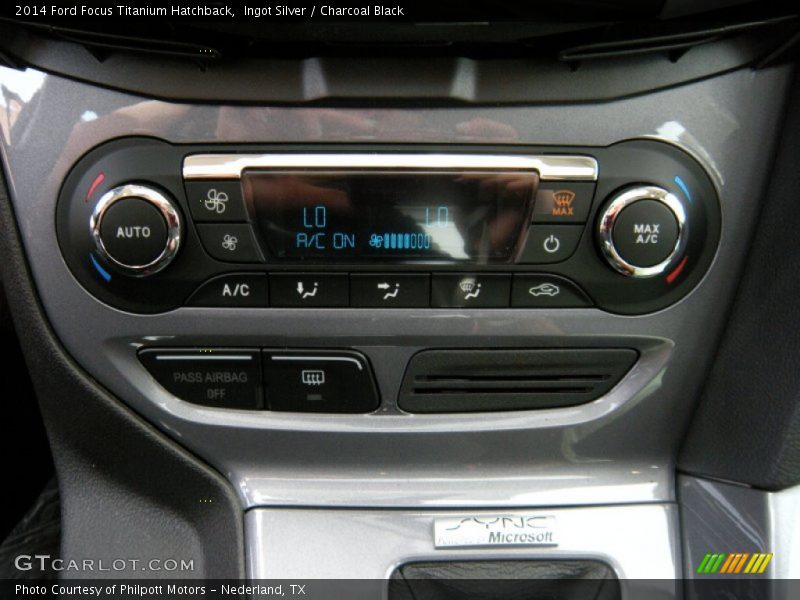 Ingot Silver / Charcoal Black 2014 Ford Focus Titanium Hatchback