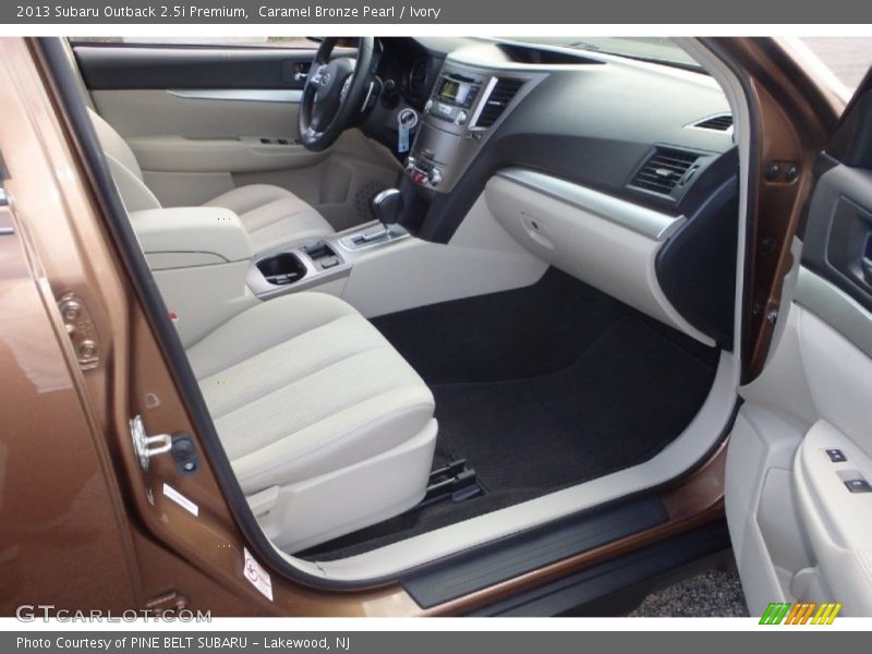 Caramel Bronze Pearl / Ivory 2013 Subaru Outback 2.5i Premium