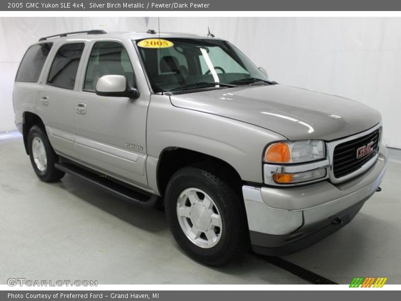 Silver Birch Metallic / Pewter/Dark Pewter 2005 GMC Yukon SLE 4x4