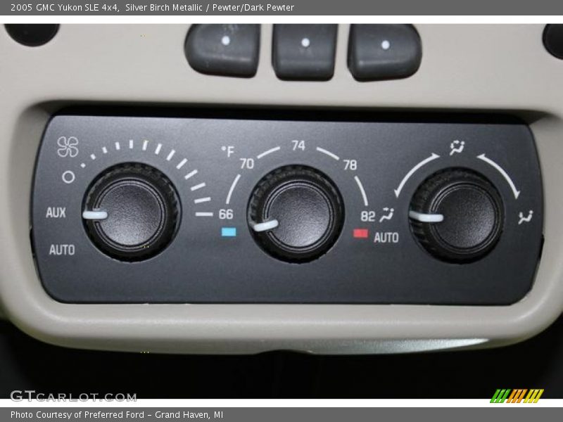 Controls of 2005 Yukon SLE 4x4