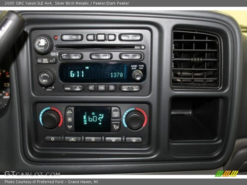 Controls of 2005 Yukon SLE 4x4