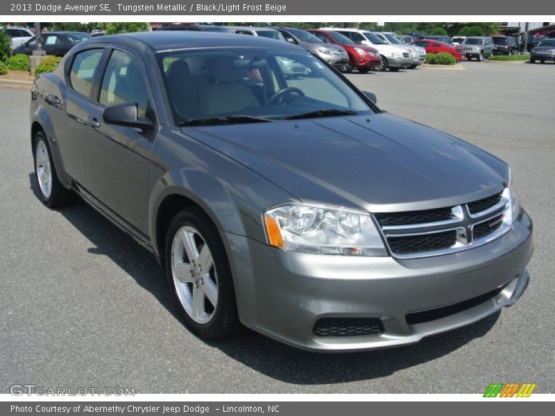 Tungsten Metallic / Black/Light Frost Beige 2013 Dodge Avenger SE