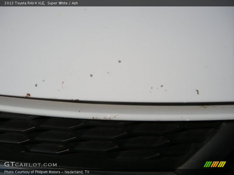 Super White / Ash 2013 Toyota RAV4 XLE