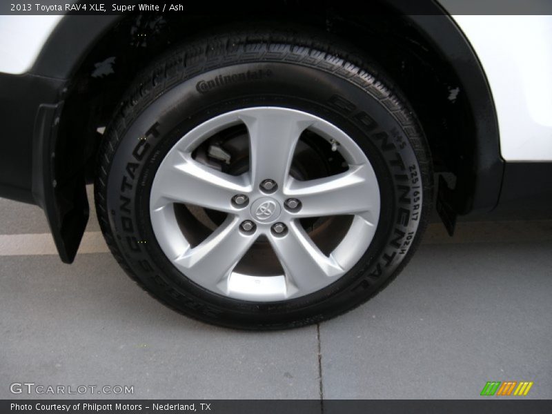 Super White / Ash 2013 Toyota RAV4 XLE