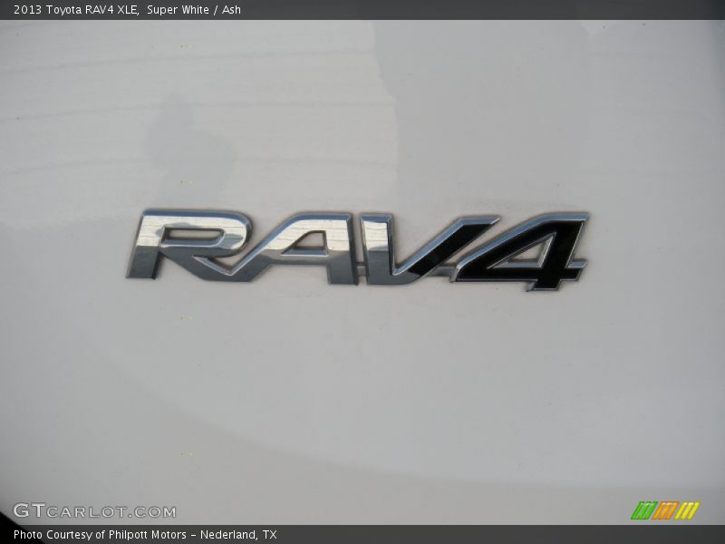 Super White / Ash 2013 Toyota RAV4 XLE