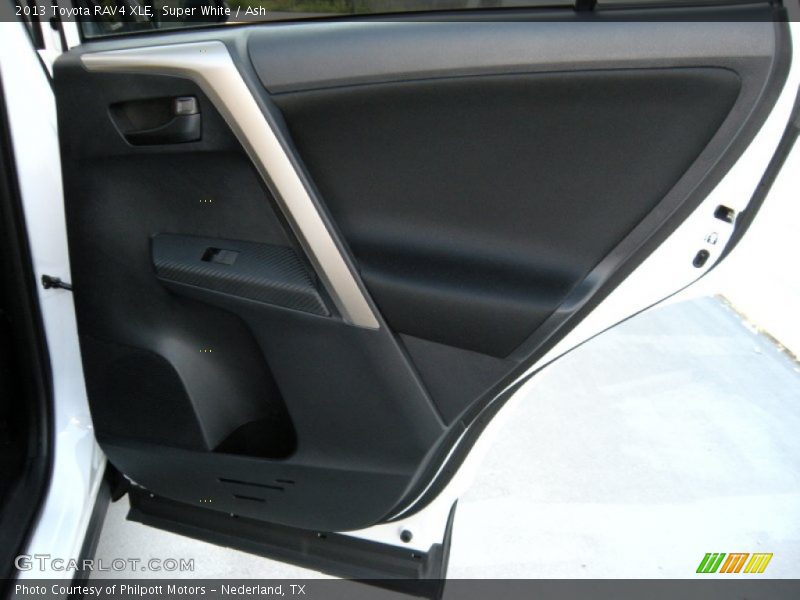 Super White / Ash 2013 Toyota RAV4 XLE