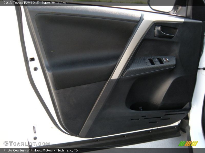 Super White / Ash 2013 Toyota RAV4 XLE