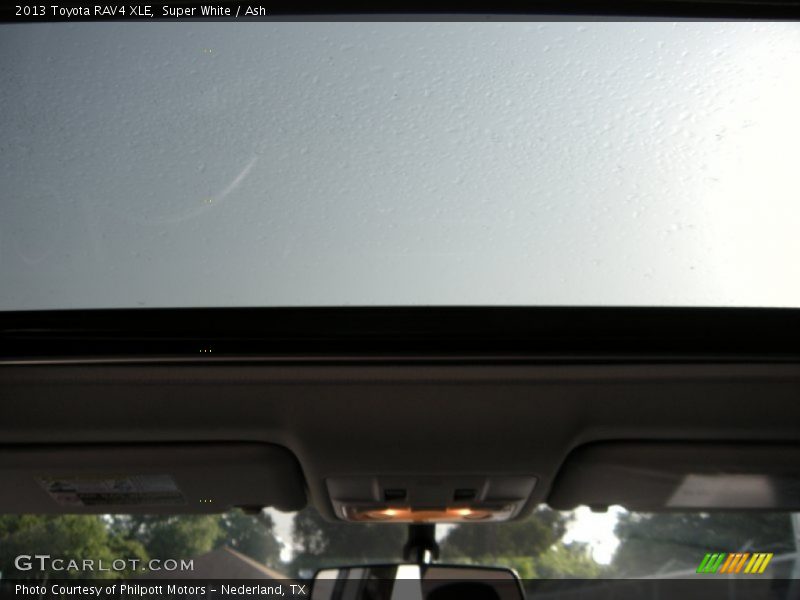 Super White / Ash 2013 Toyota RAV4 XLE