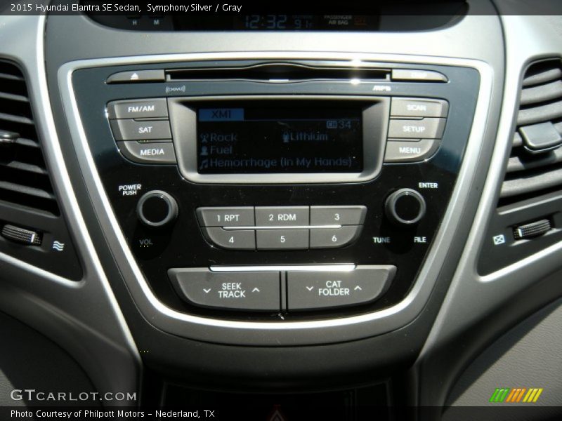 Symphony Silver / Gray 2015 Hyundai Elantra SE Sedan