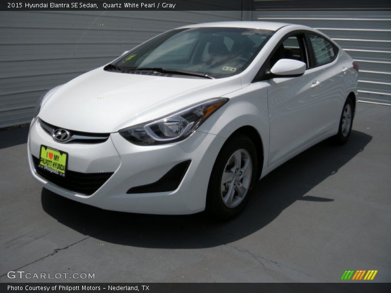 Quartz White Pearl / Gray 2015 Hyundai Elantra SE Sedan