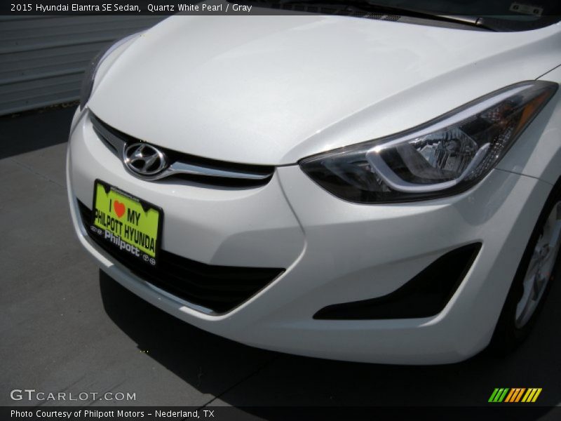 Quartz White Pearl / Gray 2015 Hyundai Elantra SE Sedan