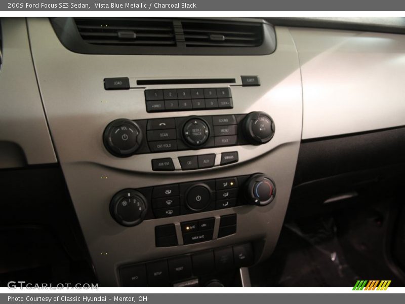 Vista Blue Metallic / Charcoal Black 2009 Ford Focus SES Sedan