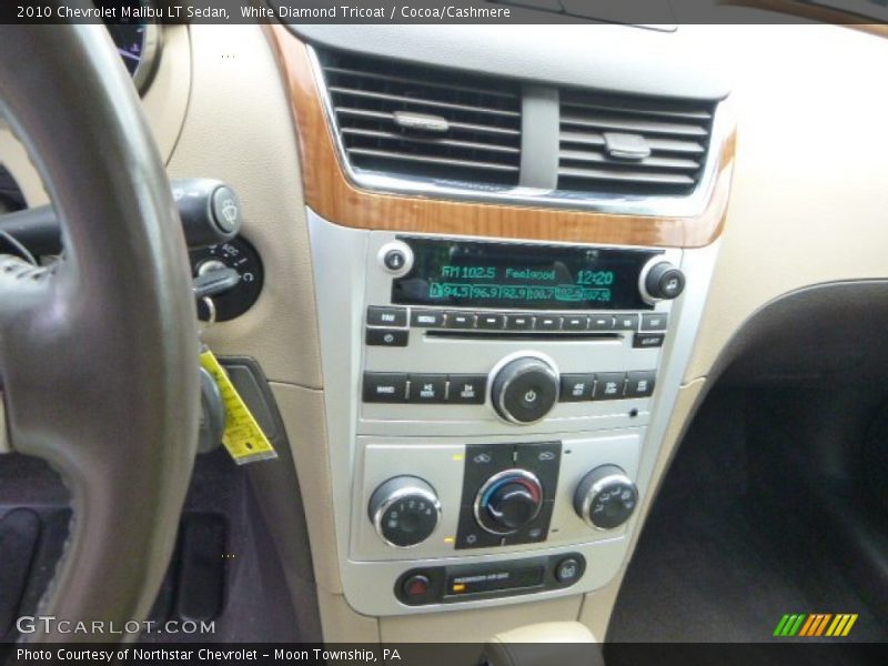 White Diamond Tricoat / Cocoa/Cashmere 2010 Chevrolet Malibu LT Sedan