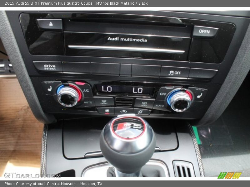 Controls of 2015 S5 3.0T Premium Plus quattro Coupe