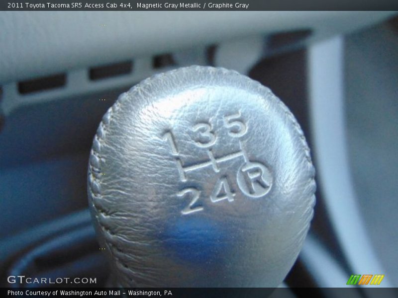 Magnetic Gray Metallic / Graphite Gray 2011 Toyota Tacoma SR5 Access Cab 4x4