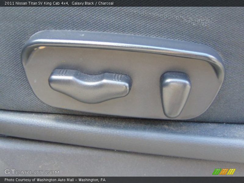 Galaxy Black / Charcoal 2011 Nissan Titan SV King Cab 4x4