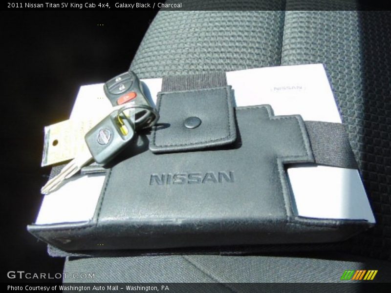 Galaxy Black / Charcoal 2011 Nissan Titan SV King Cab 4x4