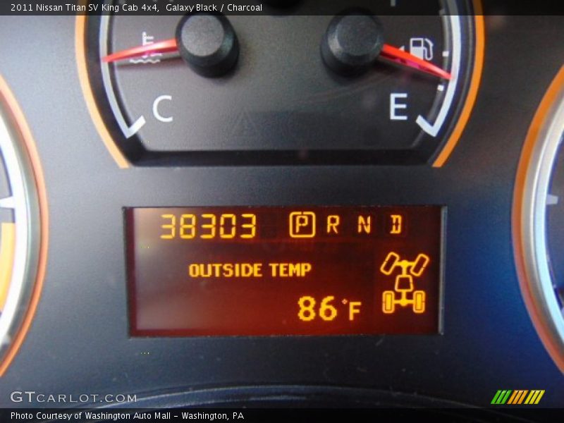 Galaxy Black / Charcoal 2011 Nissan Titan SV King Cab 4x4