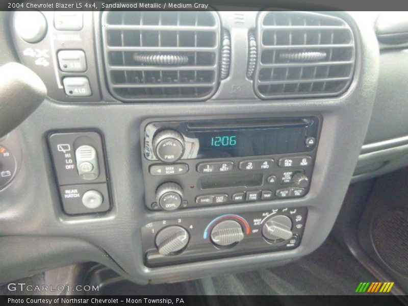 Sandalwood Metallic / Medium Gray 2004 Chevrolet Blazer LS 4x4