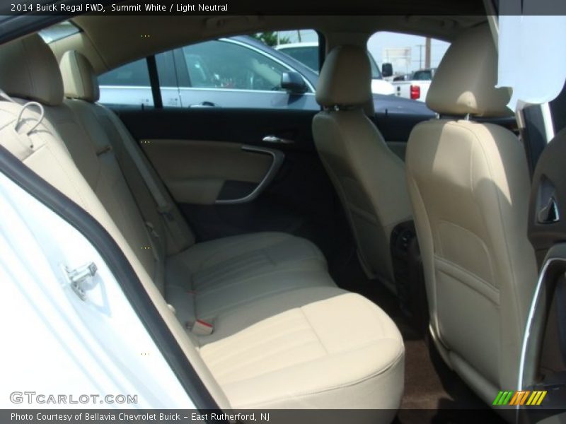 Summit White / Light Neutral 2014 Buick Regal FWD