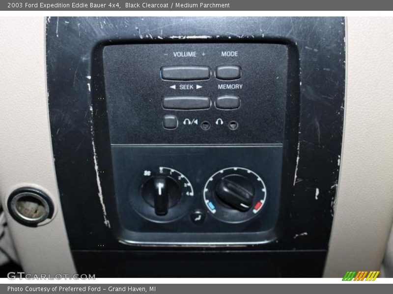 Black Clearcoat / Medium Parchment 2003 Ford Expedition Eddie Bauer 4x4