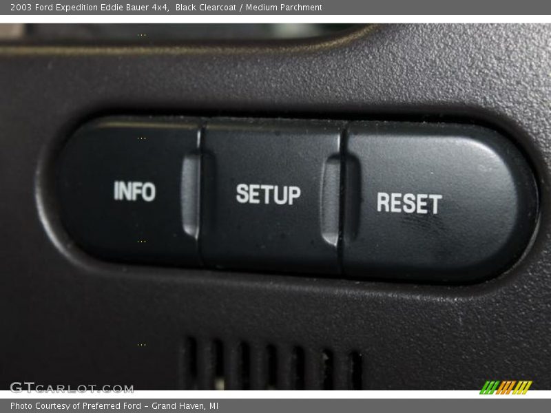 Black Clearcoat / Medium Parchment 2003 Ford Expedition Eddie Bauer 4x4