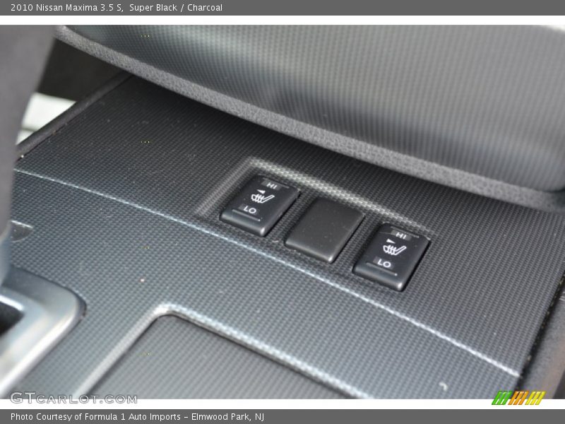 Super Black / Charcoal 2010 Nissan Maxima 3.5 S