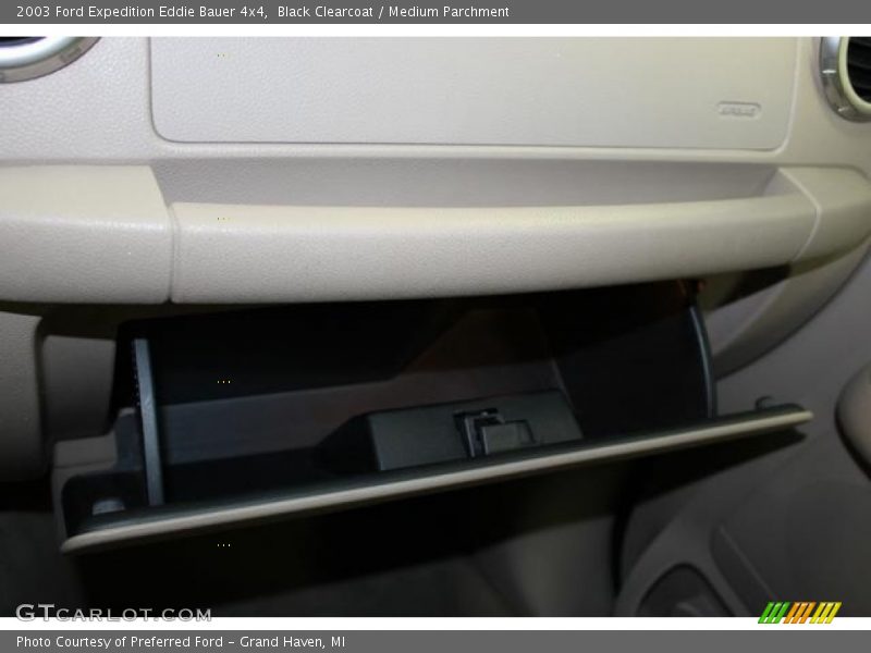 Black Clearcoat / Medium Parchment 2003 Ford Expedition Eddie Bauer 4x4