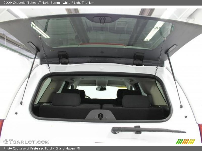 Summit White / Light Titanium 2009 Chevrolet Tahoe LT 4x4