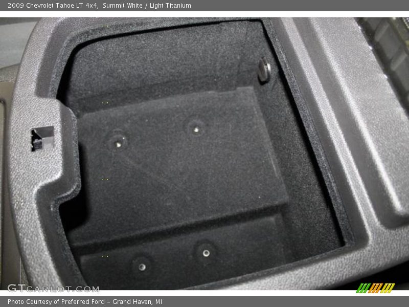 Summit White / Light Titanium 2009 Chevrolet Tahoe LT 4x4
