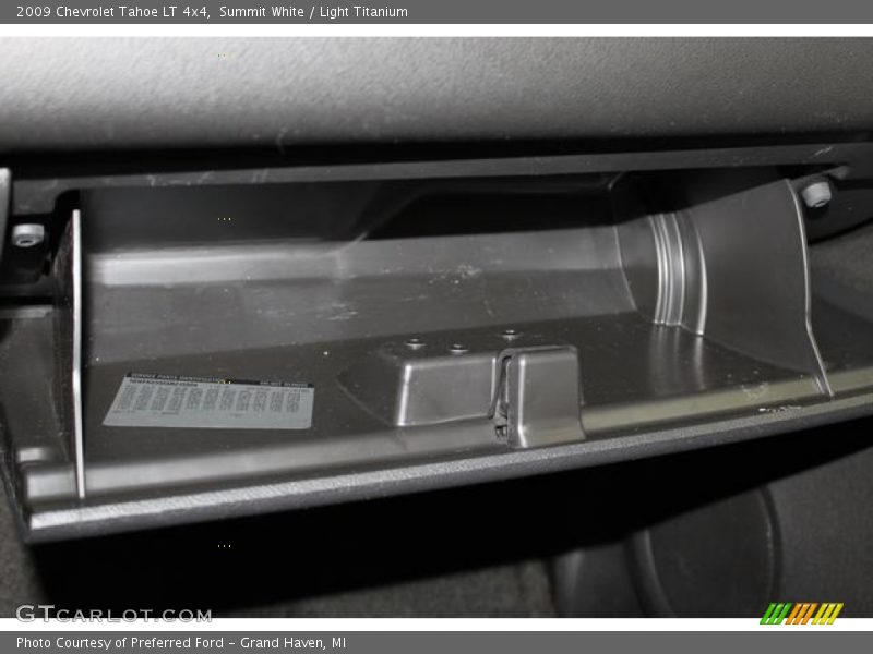 Summit White / Light Titanium 2009 Chevrolet Tahoe LT 4x4