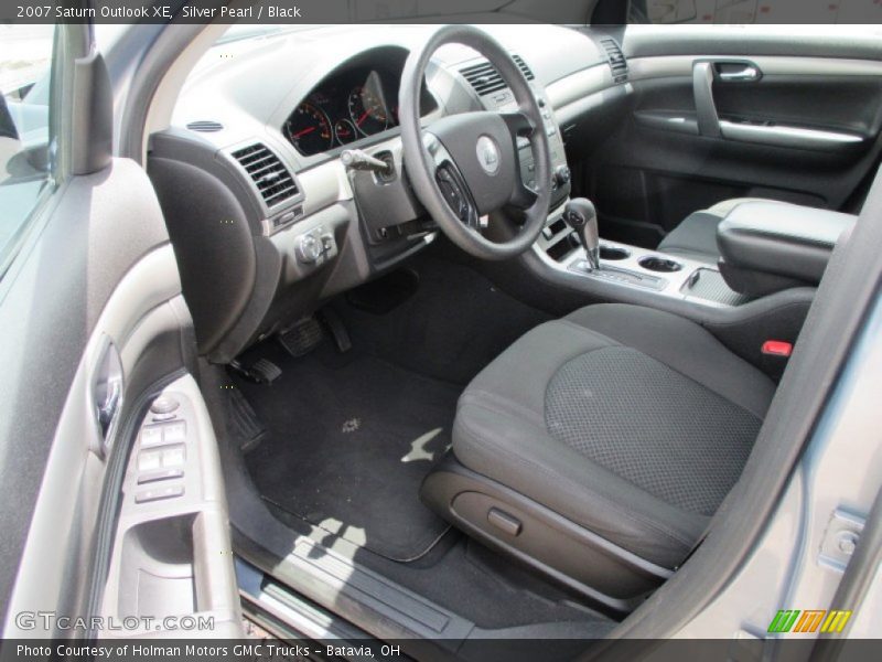 Silver Pearl / Black 2007 Saturn Outlook XE