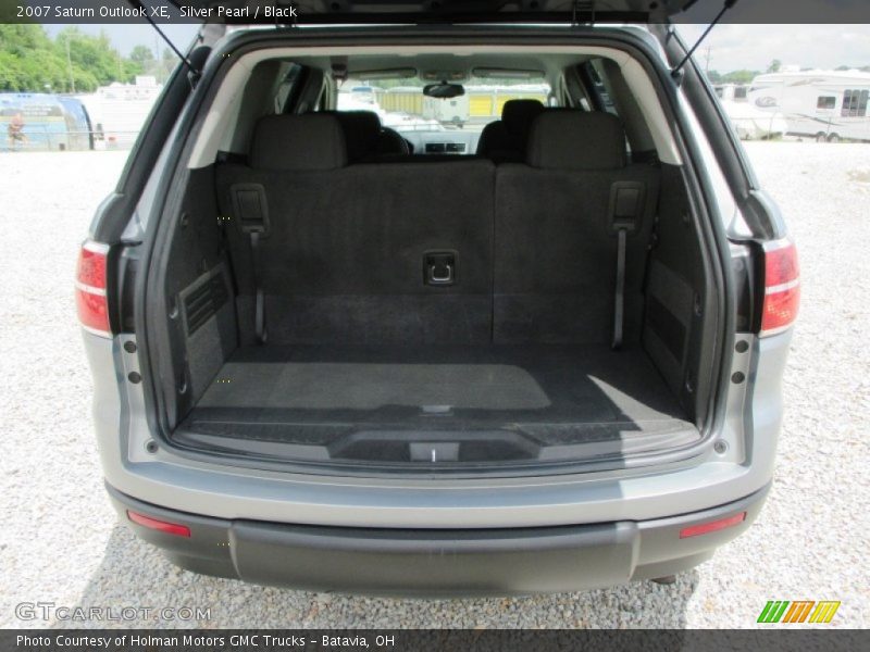 Silver Pearl / Black 2007 Saturn Outlook XE
