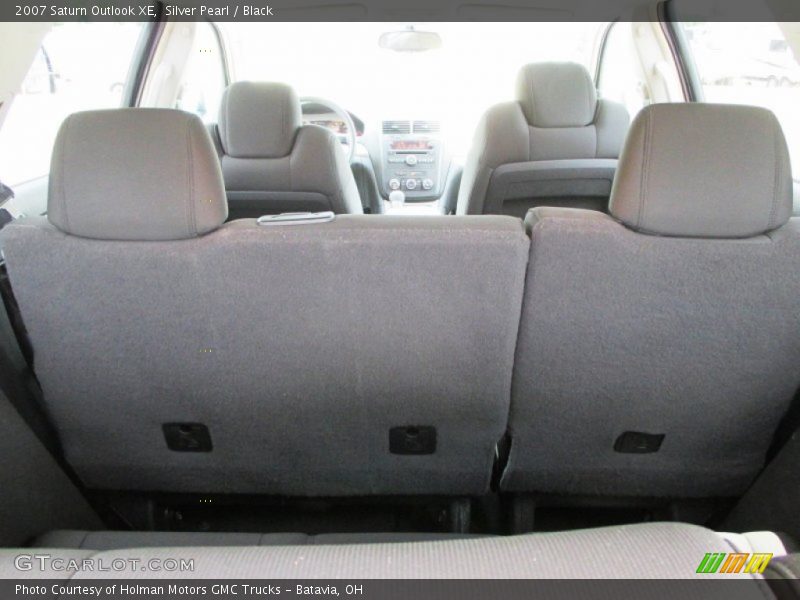 Silver Pearl / Black 2007 Saturn Outlook XE