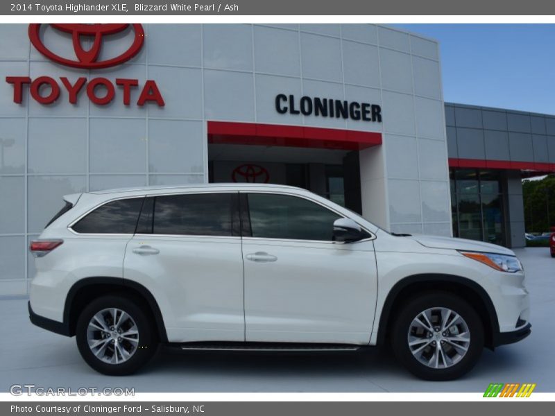 Blizzard White Pearl / Ash 2014 Toyota Highlander XLE