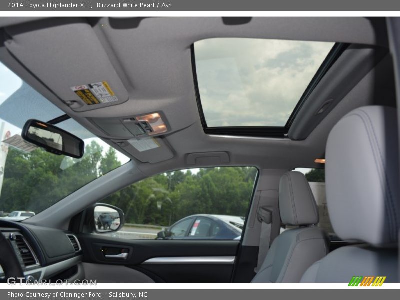 Blizzard White Pearl / Ash 2014 Toyota Highlander XLE