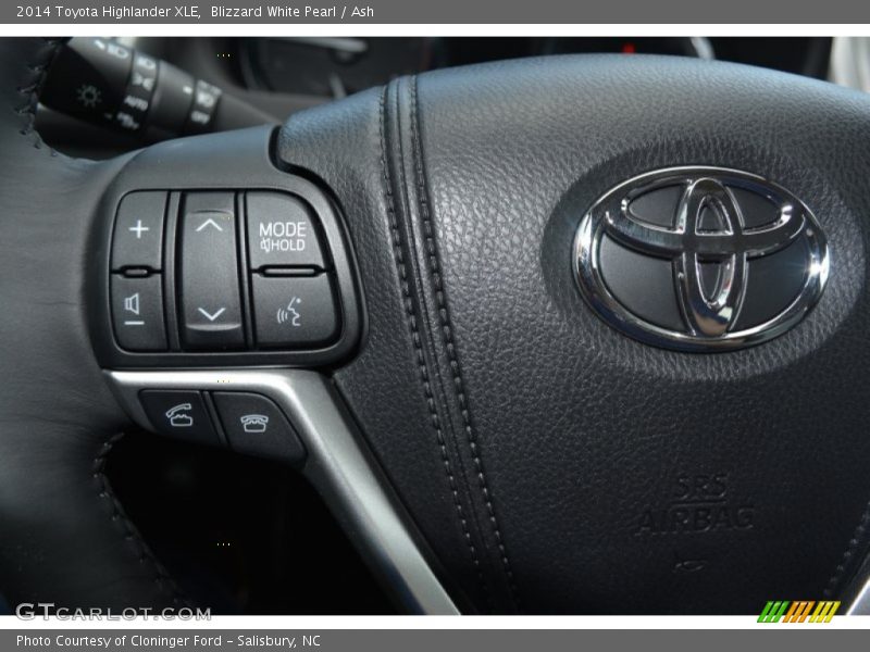 Blizzard White Pearl / Ash 2014 Toyota Highlander XLE