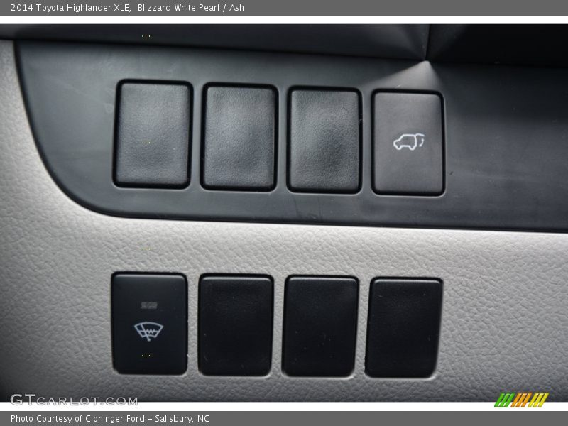 Blizzard White Pearl / Ash 2014 Toyota Highlander XLE