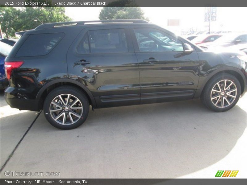 Tuxedo Black / Charcoal Black 2015 Ford Explorer XLT