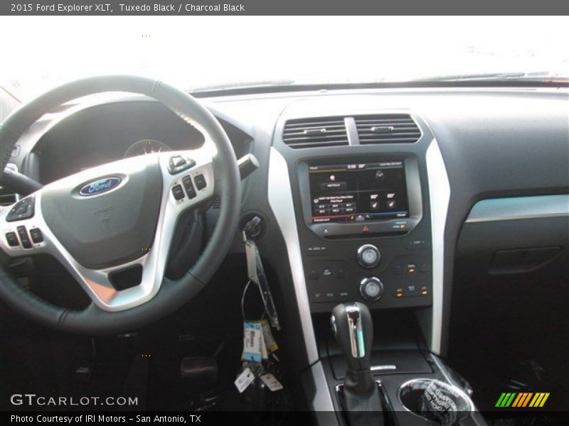 Tuxedo Black / Charcoal Black 2015 Ford Explorer XLT